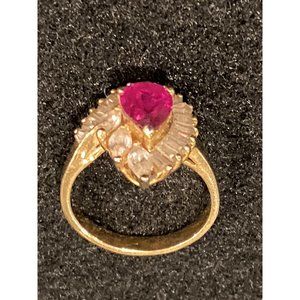 💍 Costume Ring - Faux Ruby and Diamonds